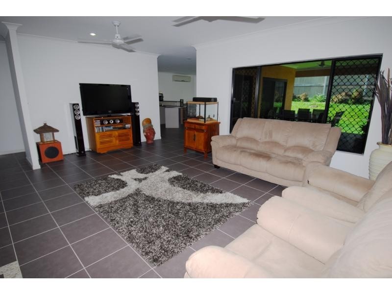 12 Rangeleigh Court, Mount Louisa QLD 4814