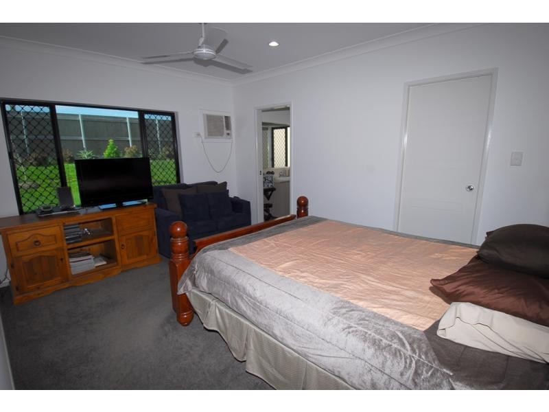 12 Rangeleigh Court, Mount Louisa QLD 4814