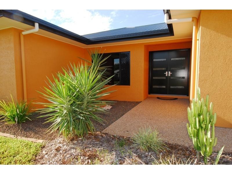 12 Rangeleigh Court, Mount Louisa QLD 4814