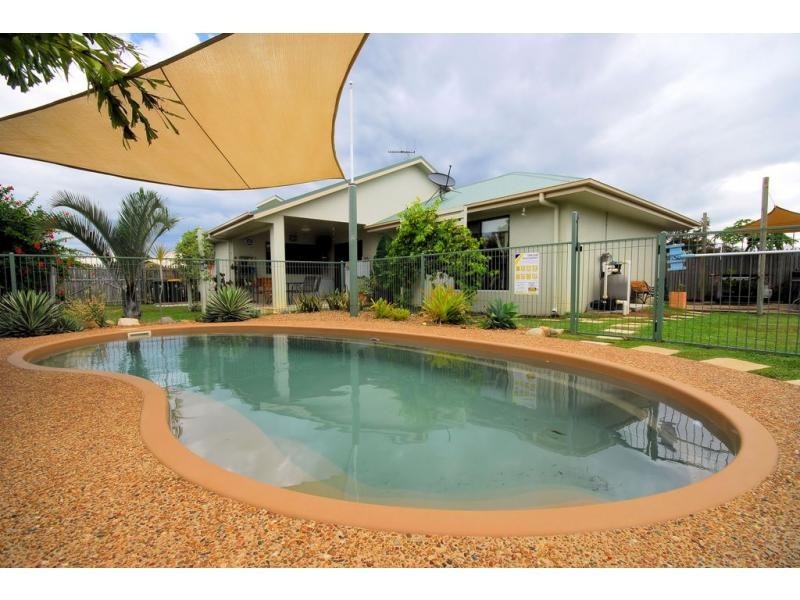 8 Eton Court, Burdell QLD 4818
