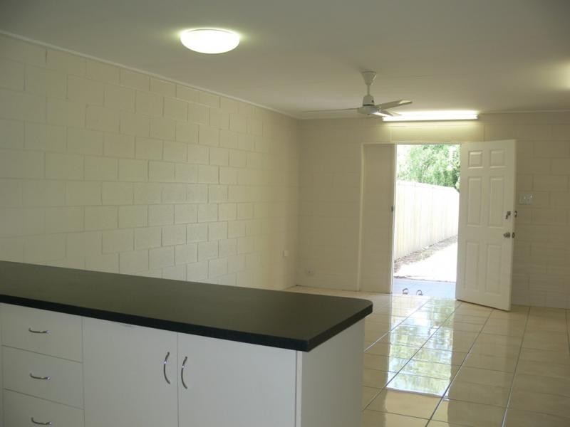 2/25 Quinn Street, Rosslea QLD 4812