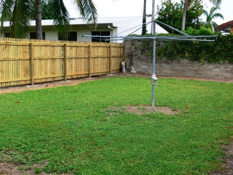 2/25 Quinn Street, Rosslea QLD 4812