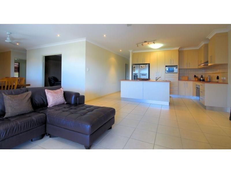 105 Shutehaven Circuit, Bushland Beach QLD 4818