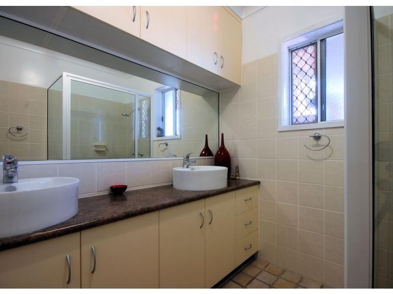 24 Hutchins Street, Heatley QLD 4814