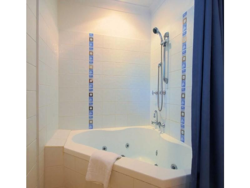 3/64 Warburton Street, North Ward QLD 4810