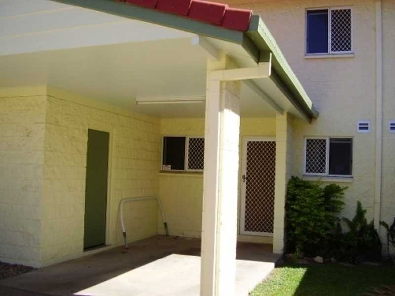 2/8 Lowth Street, Rosslea QLD 4812