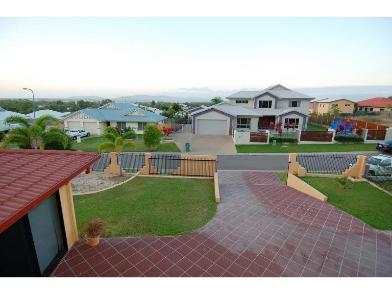 4 Monte Visto Court, Mount Louisa QLD 4814
