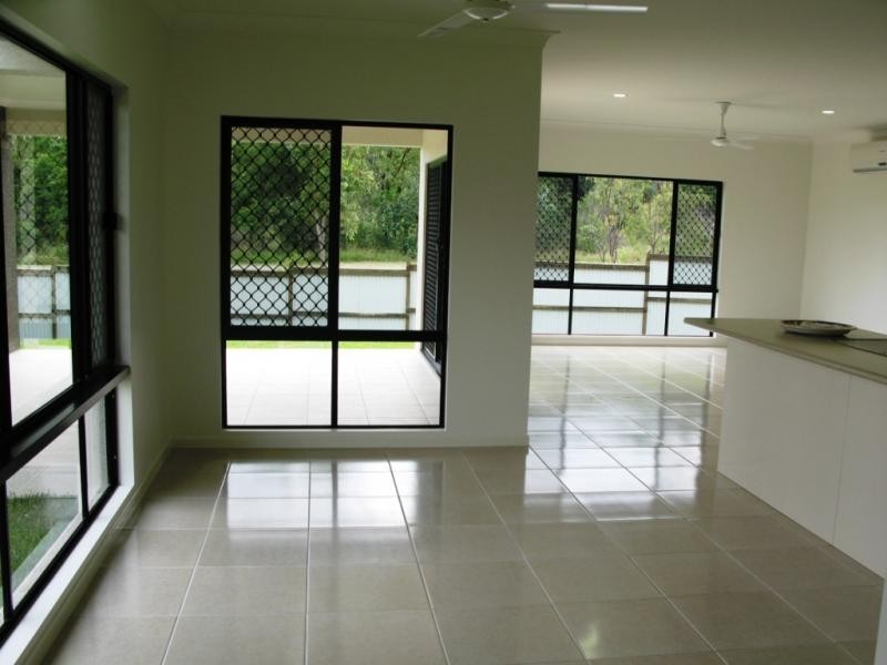 23 Deedes Crescent, Bushland Beach QLD 4818