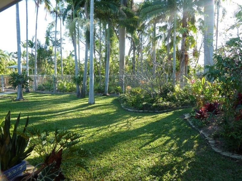 8 Fairway Close, Kirwan QLD 4817
