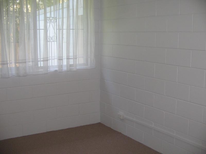 2/32 Albury Street, Pimlico QLD 4812