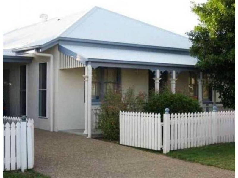 7 ROWERS Lane, Douglas QLD 4814