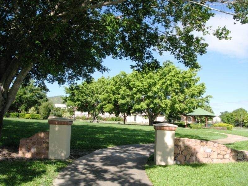 7 ROWERS Lane, Douglas QLD 4814