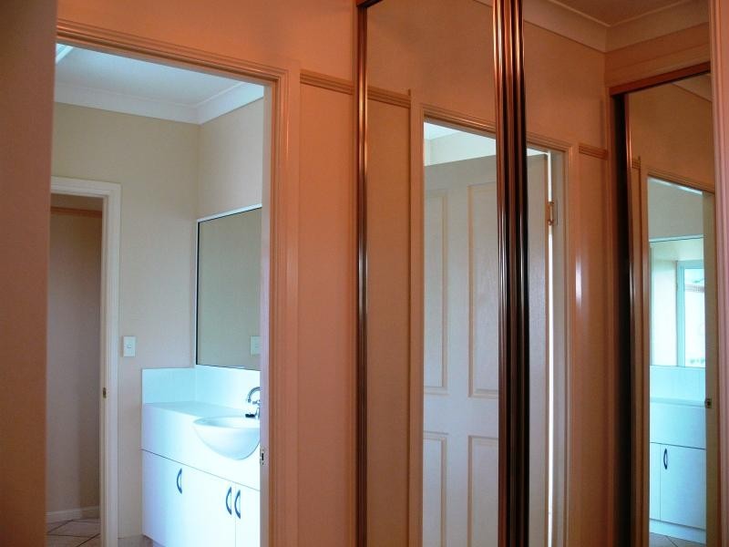 7 ROWERS Lane, Douglas QLD 4814