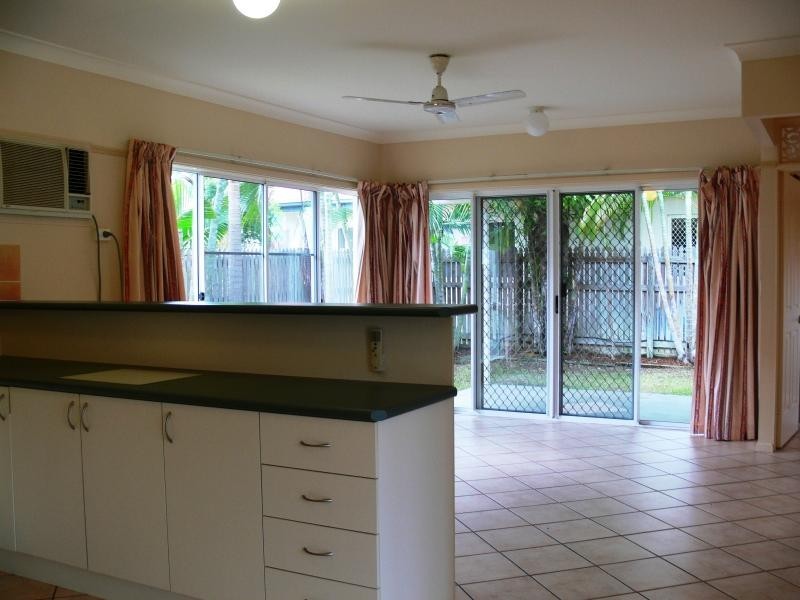 7 ROWERS Lane, Douglas QLD 4814