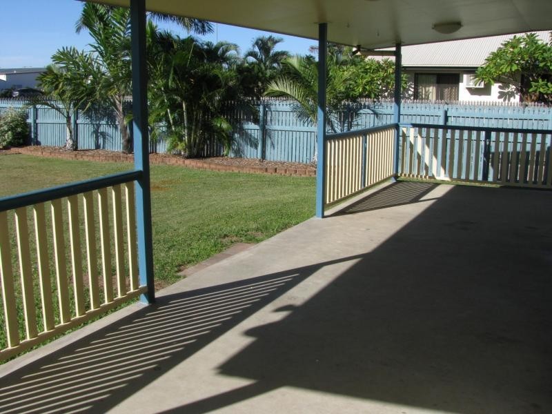 6 Black Braes Court, Mount Louisa QLD 4814