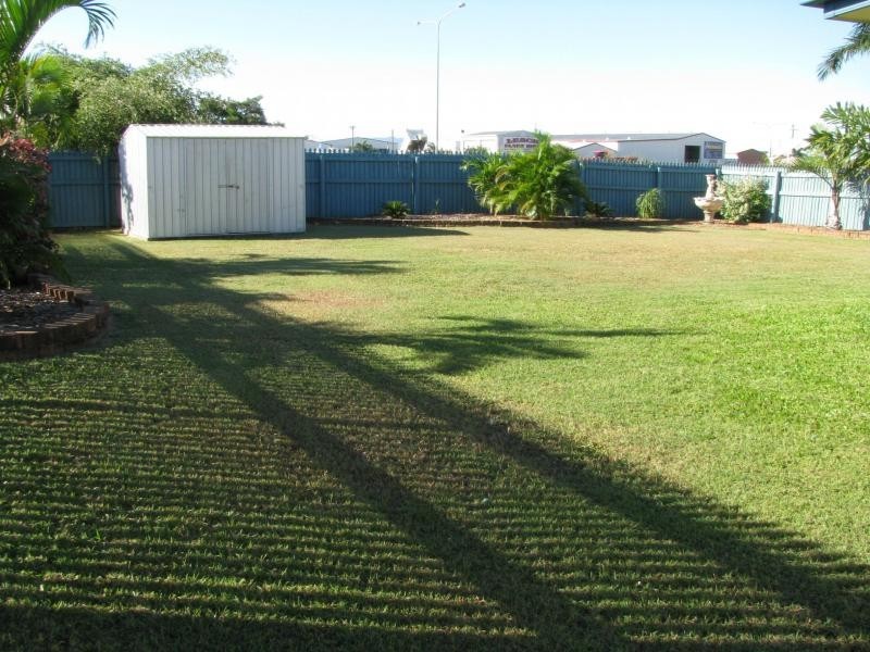 6 Black Braes Court, Mount Louisa QLD 4814