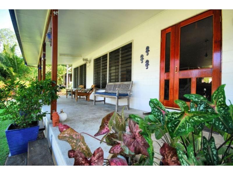 3 The Esplanade, Balgal Beach QLD 4816