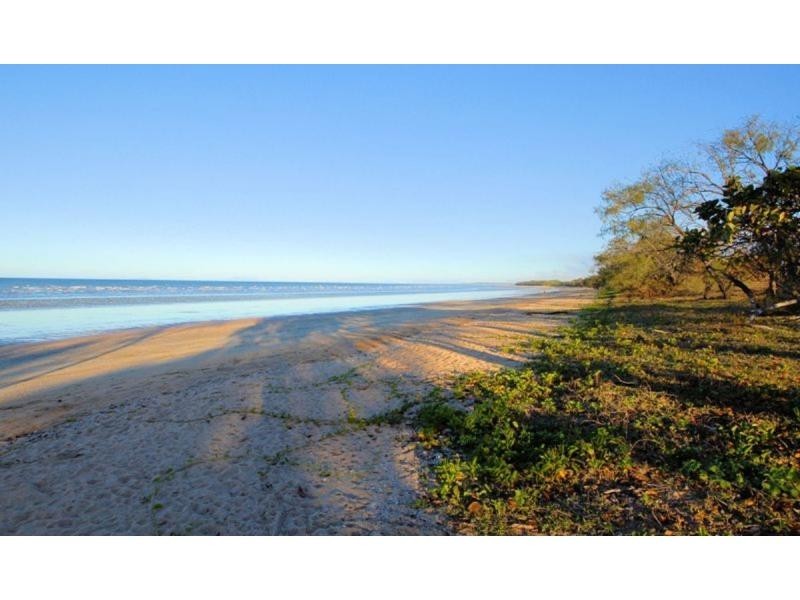 3 The Esplanade, Balgal Beach QLD 4816