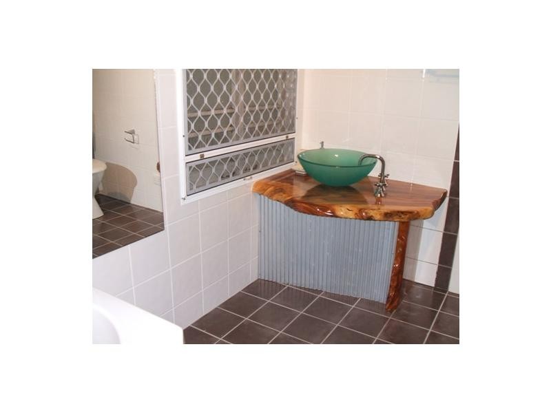 43 Henry Street, West End QLD 4810