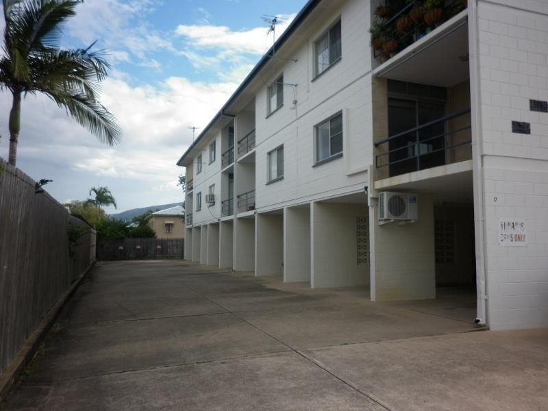 7/17 Gleeson Street, Hermit Park QLD 4812