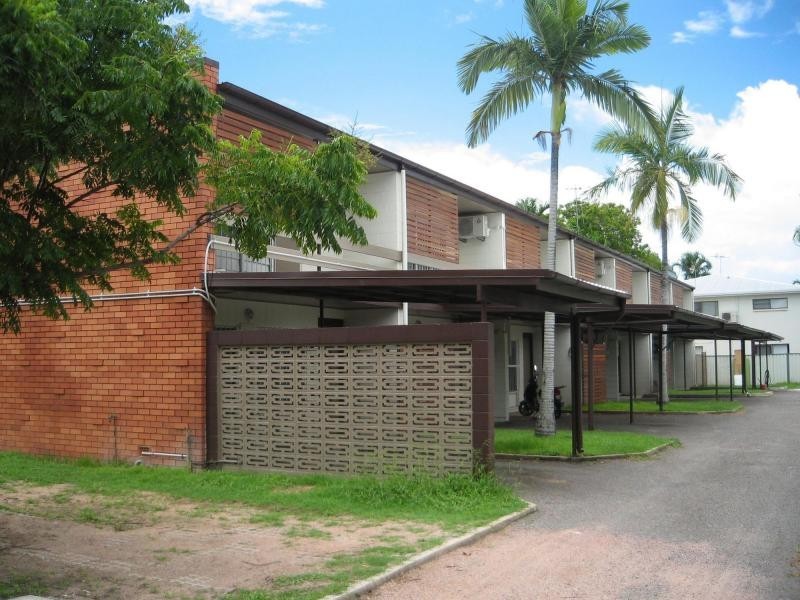 2/201 Kings Road, Pimlico QLD 4812