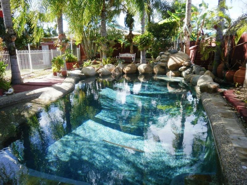 1 Jeannie Court, Rasmussen QLD 4815