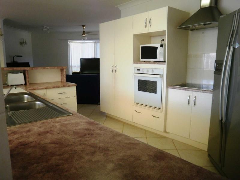 1 Jeannie Court, Rasmussen QLD 4815