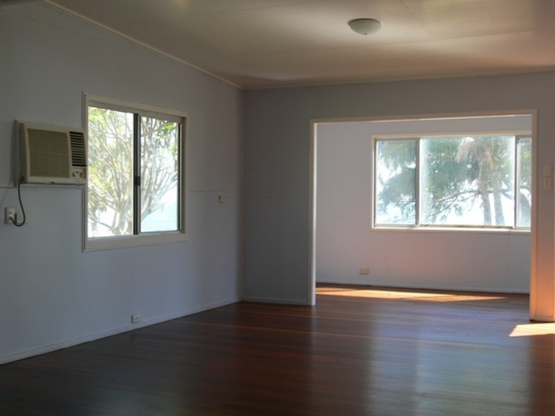 67 Cay Street, Saunders Beach QLD 4818
