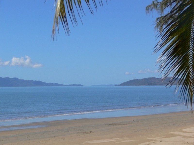 67 Cay Street, Saunders Beach QLD 4818