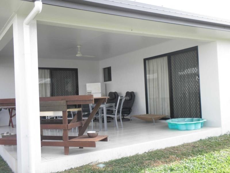 2 Dungurra Place, Bushland Beach QLD 4818