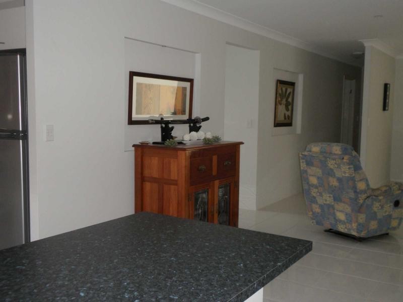 2 Dungurra Place, Bushland Beach QLD 4818