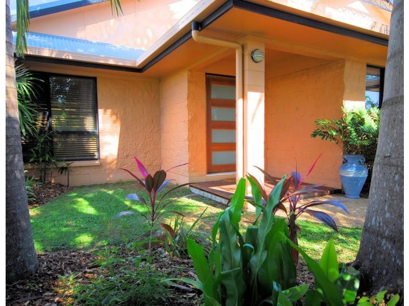 6 Pacific Avenue, Bushland Beach QLD 4818