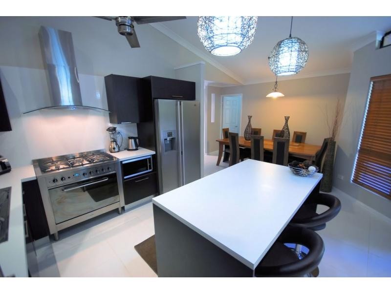 6 Pacific Avenue, Bushland Beach QLD 4818