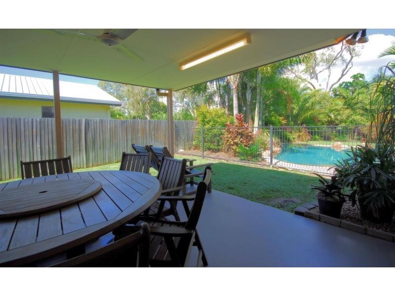 6 Pacific Avenue, Bushland Beach QLD 4818