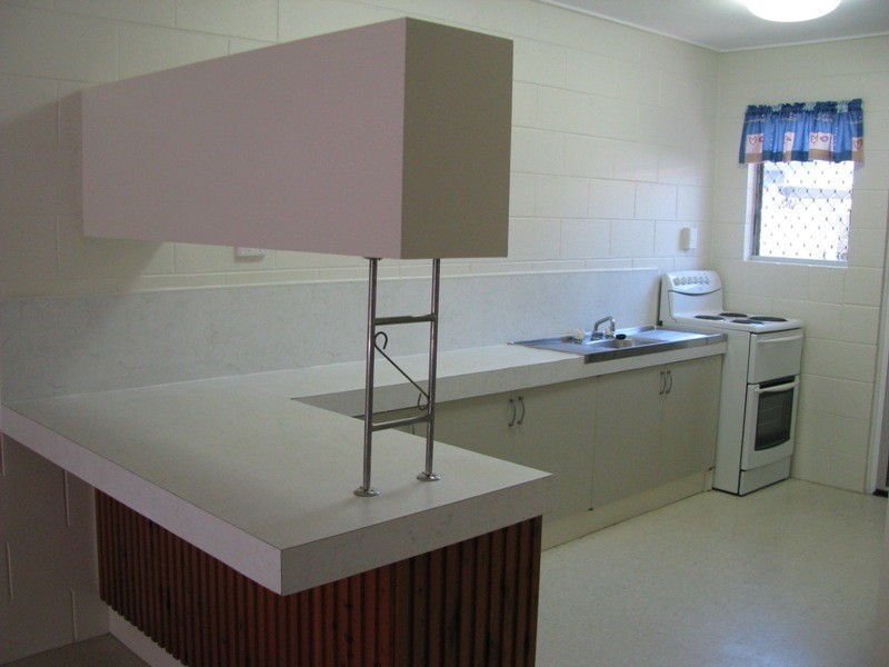 2/6 Hibiscus Street, Cranbrook QLD 4814