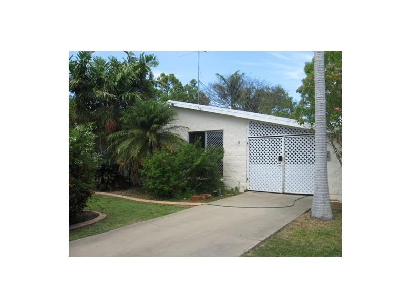 19 Leila Avenue, Rasmussen QLD 4815