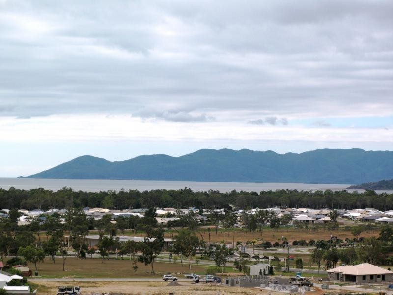 2 Gemma Court, Bushland Beach QLD 4818