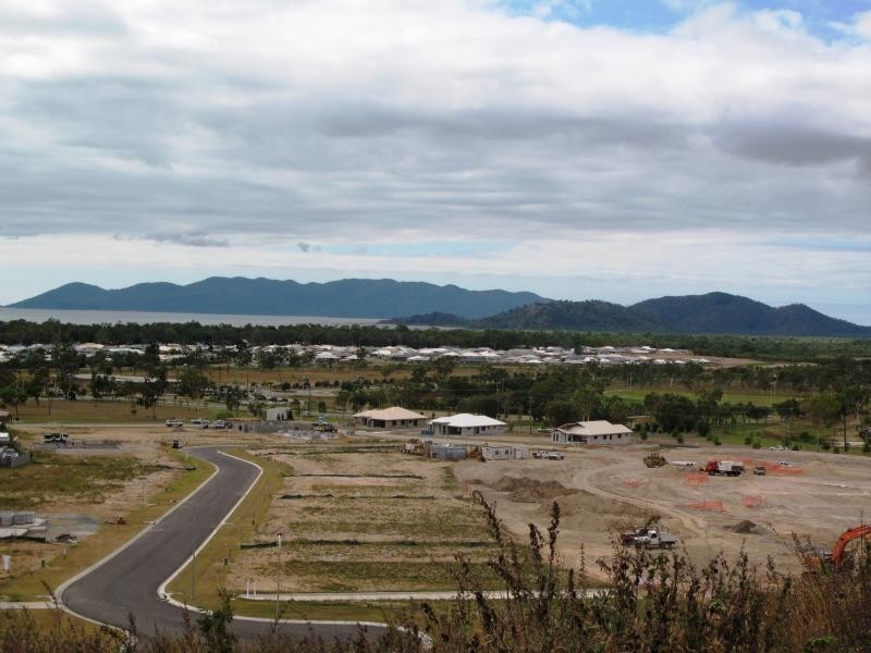 2 Gemma Court, Bushland Beach QLD 4818