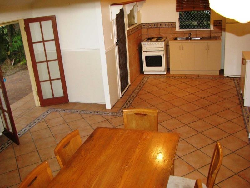 25 Bell Street, South Townsville QLD 4810