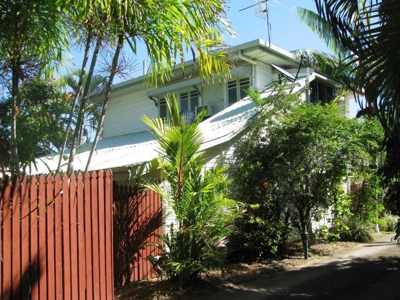 25 Bell Street, South Townsville QLD 4810