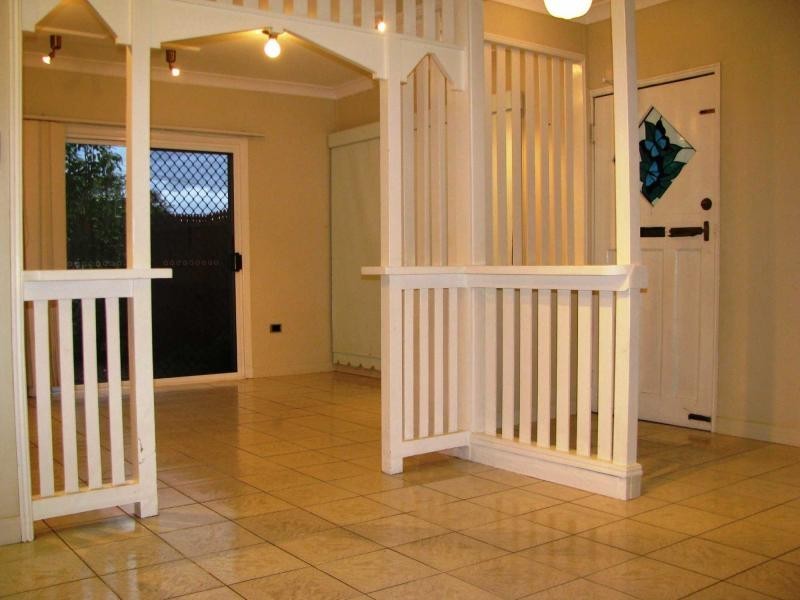 25 Bell Street, South Townsville QLD 4810