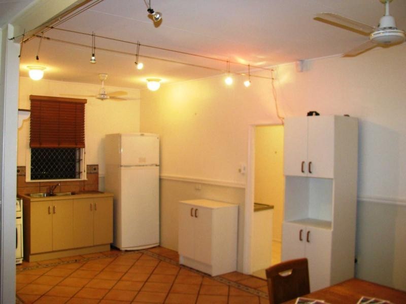 25 Bell Street, South Townsville QLD 4810