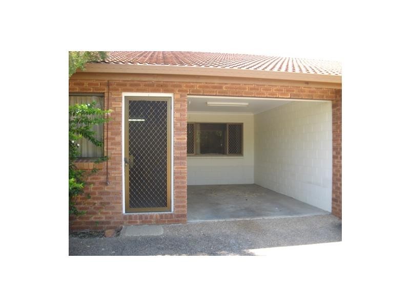 2/39 Park Street, Pimlico QLD 4812