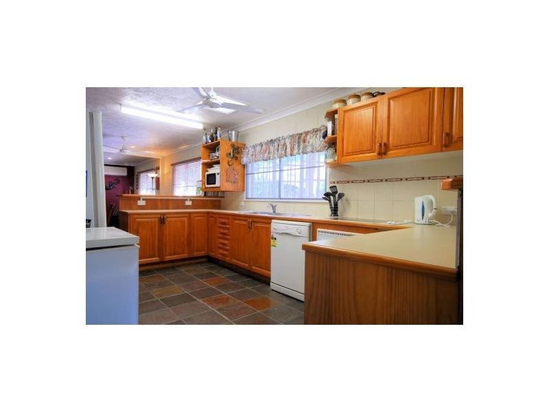 8 Angela Court, Cranbrook QLD 4814