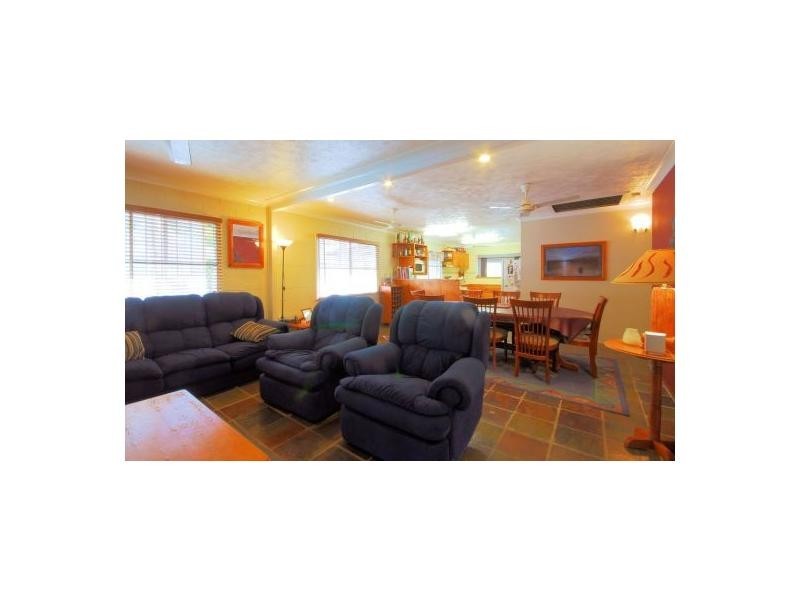 8 Angela Court, Cranbrook QLD 4814