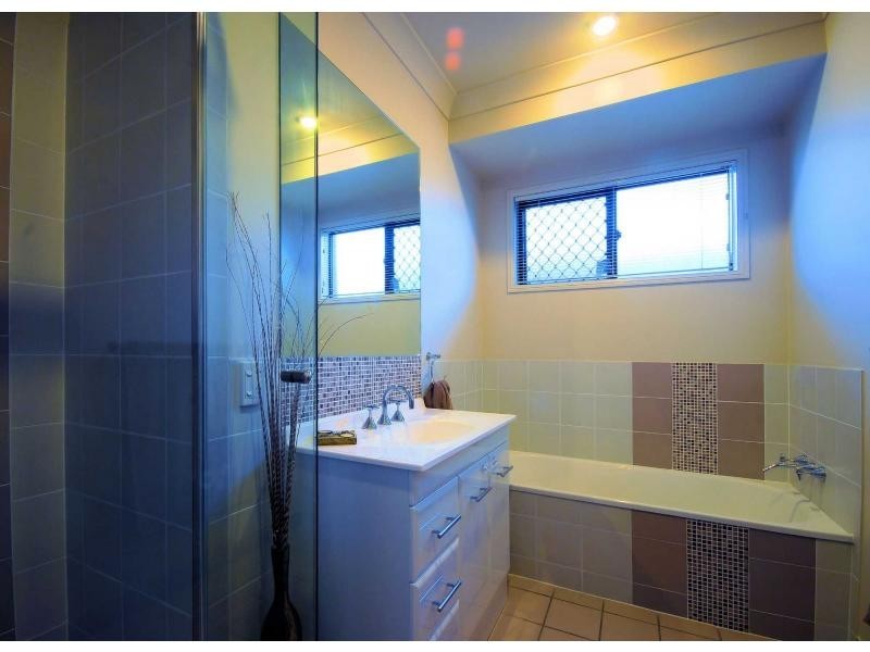 12 Kenwick Place, Willowbank, Kirwan QLD 4817