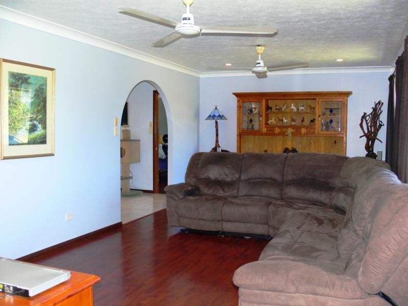 24 Blue Mountain Drive, Bluewater QLD 4818