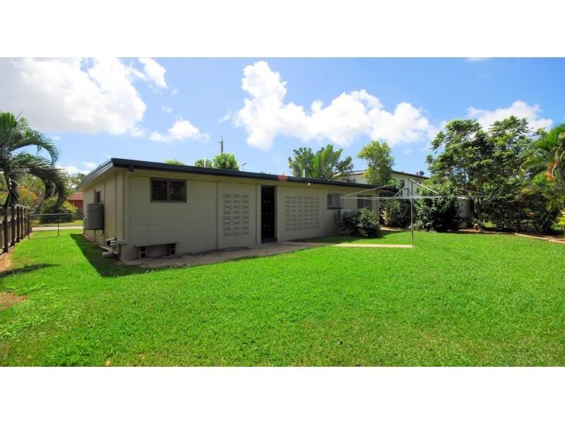 10 Marloo Street, Cranbrook QLD 4814