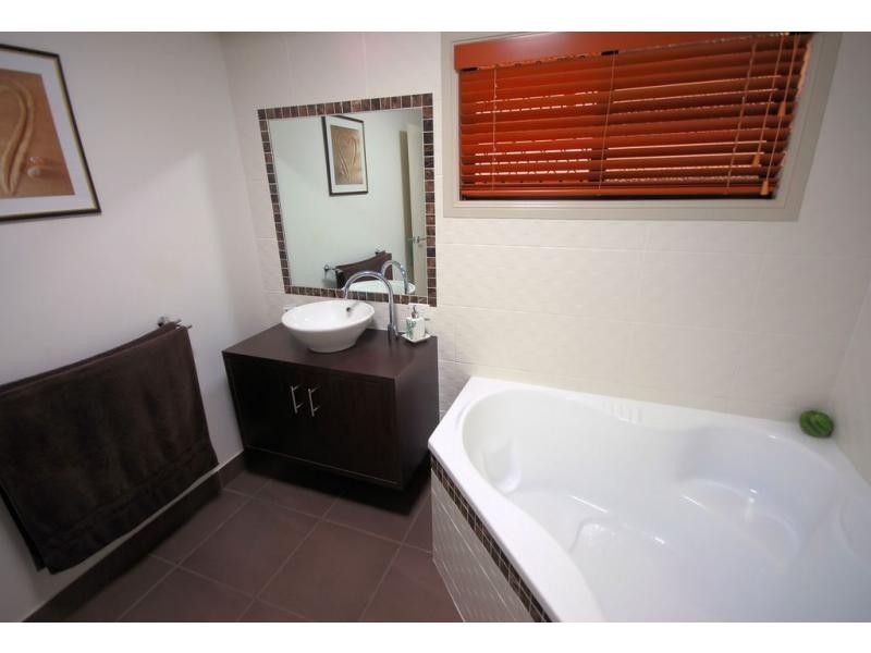 16 Kenwick Place, Kirwan QLD 4817