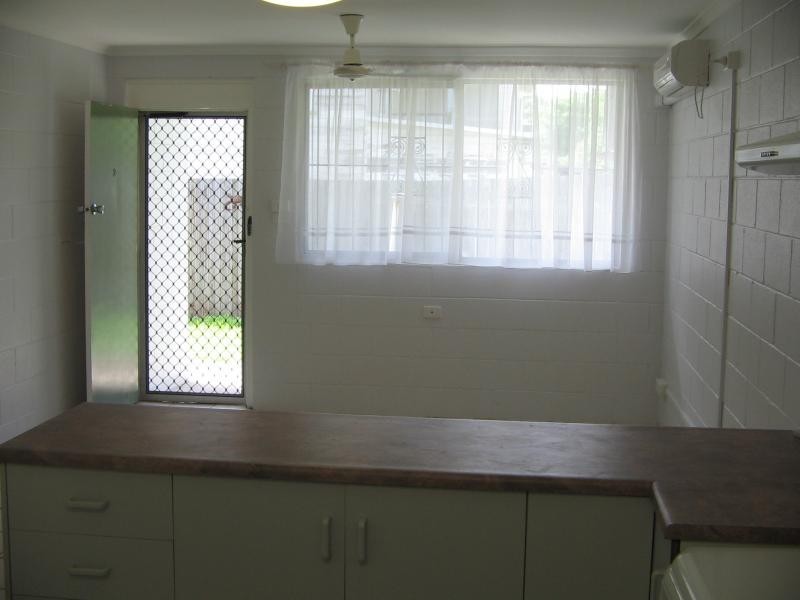 2/32 Albury Street, Pimlico QLD 4812